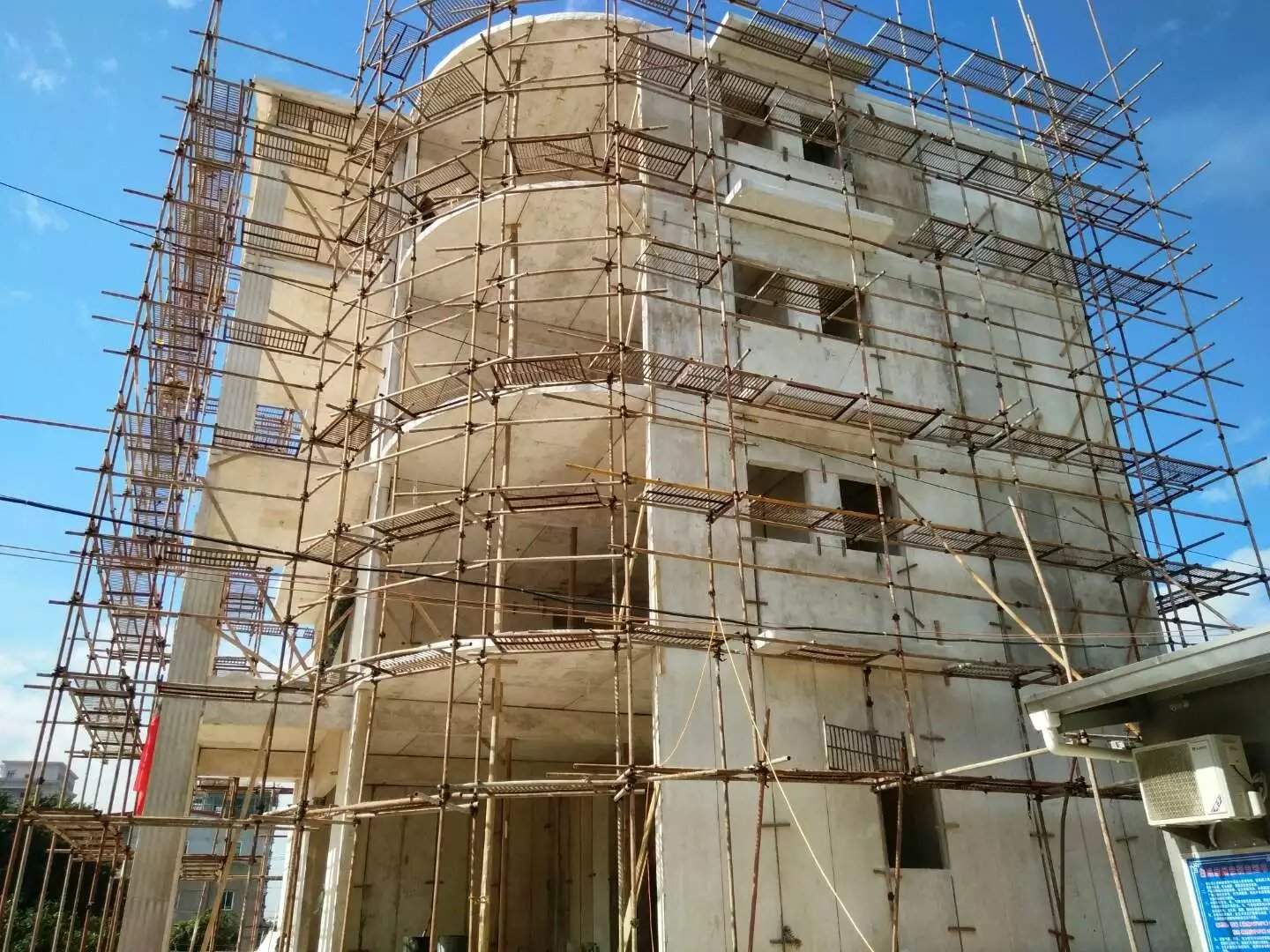 四平星河绿色环保装配式建材在福建修建的五层别墅建筑